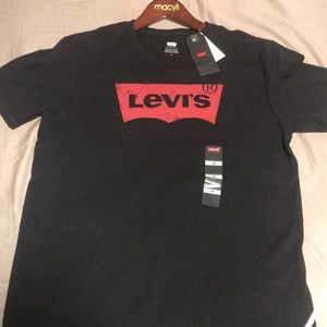 Red/Black Levi Graphic T-Shirt